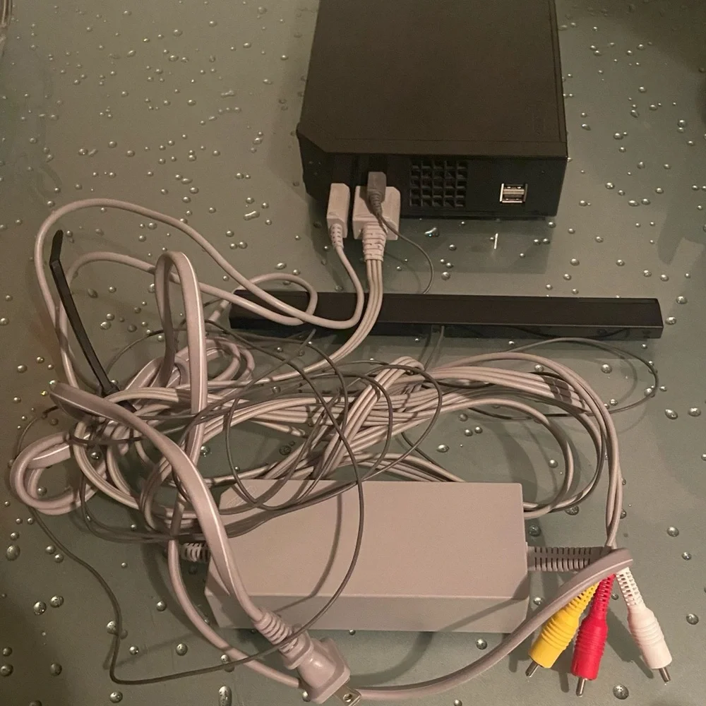 Nintendo Wii Gaming Console + 1 Controller + All Cords RVL-101 TESTED & WORKING